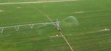 Sistema de irrigação da fazenda de pivô central Monitoramento remoto de metal Super pivô Agricultura Solução de irrigação com torre