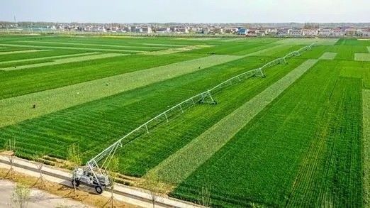Irrigação de precisão feita fácil irrigador de movimento lateral para agricultura inteligente com água 3800 KG