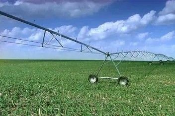 Centro de Energia Solar Agrícola Pivot Irrigação Água e Garantia