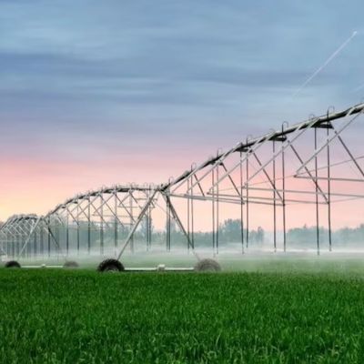 Centros de economia de água e irrigação por pivô