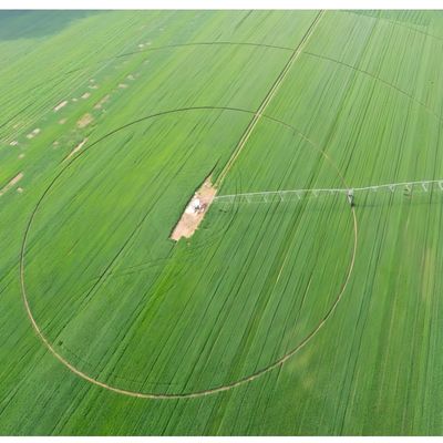 230 KG SISTEMA DE IRRIGAÇÃOCentro Pivot para as operações agrícolas Reduzir o uso de água