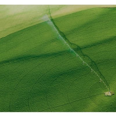 Agricultura avançada IoT Sistema de irrigação de fazenda redonda de poupança de energia para trigo soja milho