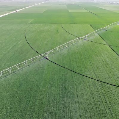 Agricultura avançada IoT Sistema de irrigação de fazenda redonda de poupança de energia para trigo soja milho