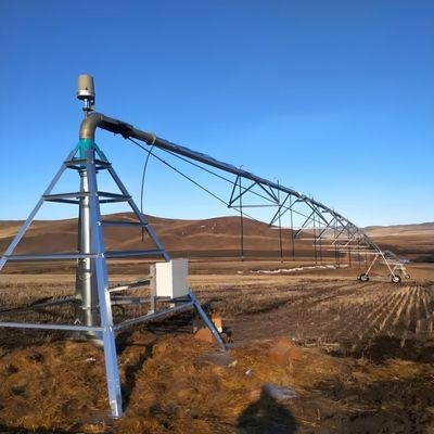 Metal Agricultura Sistema de irrigação central por pivô Irrigador de pulverização lateral solar ou móvel para grandes explorações agrícolas